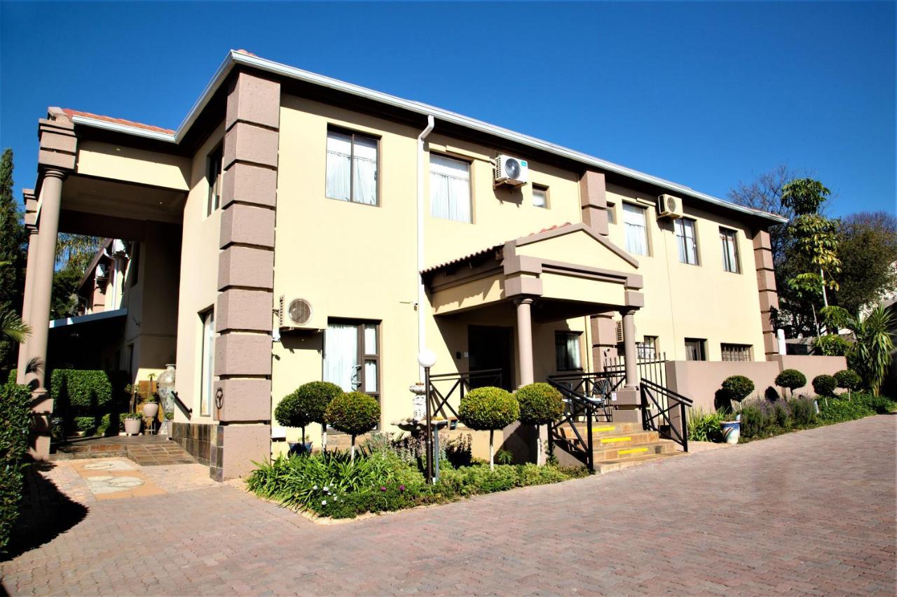 Constantia Manor Guest House Pretoria-Noord Buitenkant foto