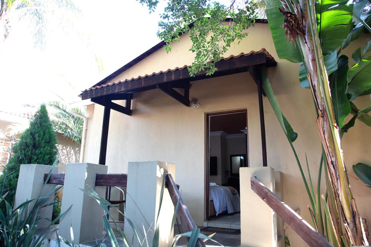 Constantia Manor Guest House Pretoria-Noord Buitenkant foto
