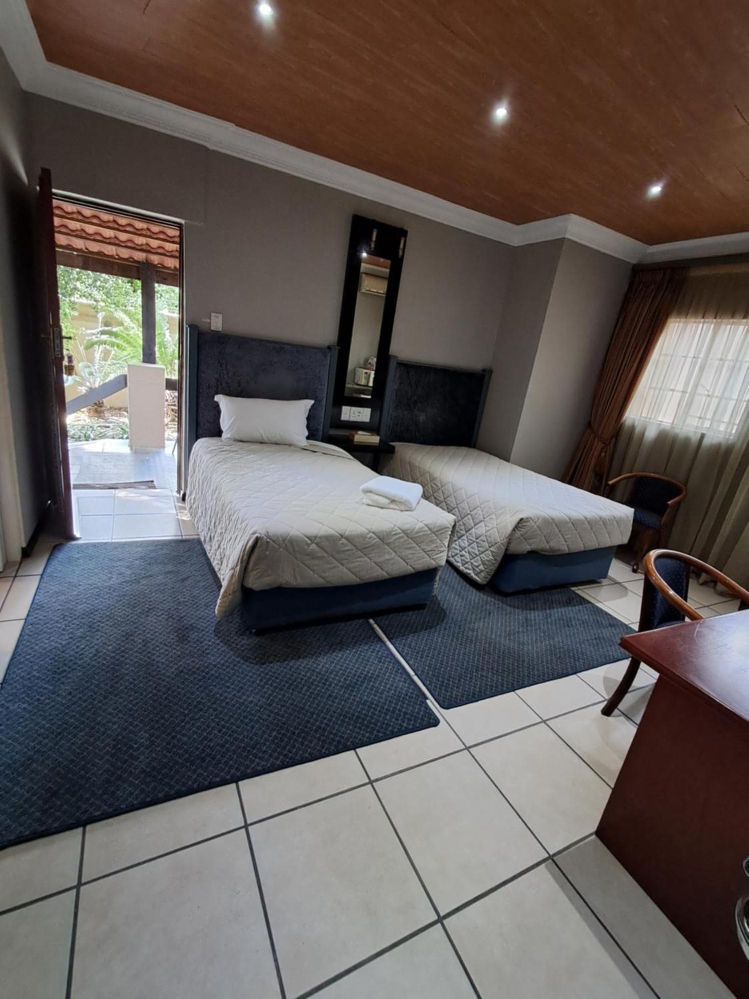 Constantia Manor Guest House Pretoria-Noord Buitenkant foto